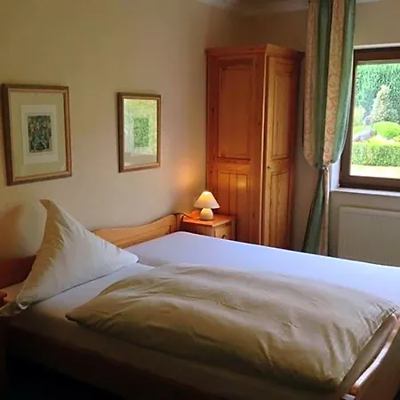 Haus Diana Frühstückspension Dottingen (Rhineland-Palatinate)