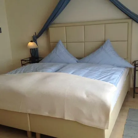 Haus Diana Bed & Breakfast *