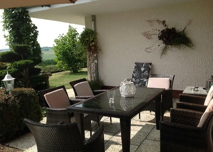 לינה וארוחת בוקר Haus Diana